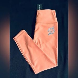 Never worn Peloton cropped leggings